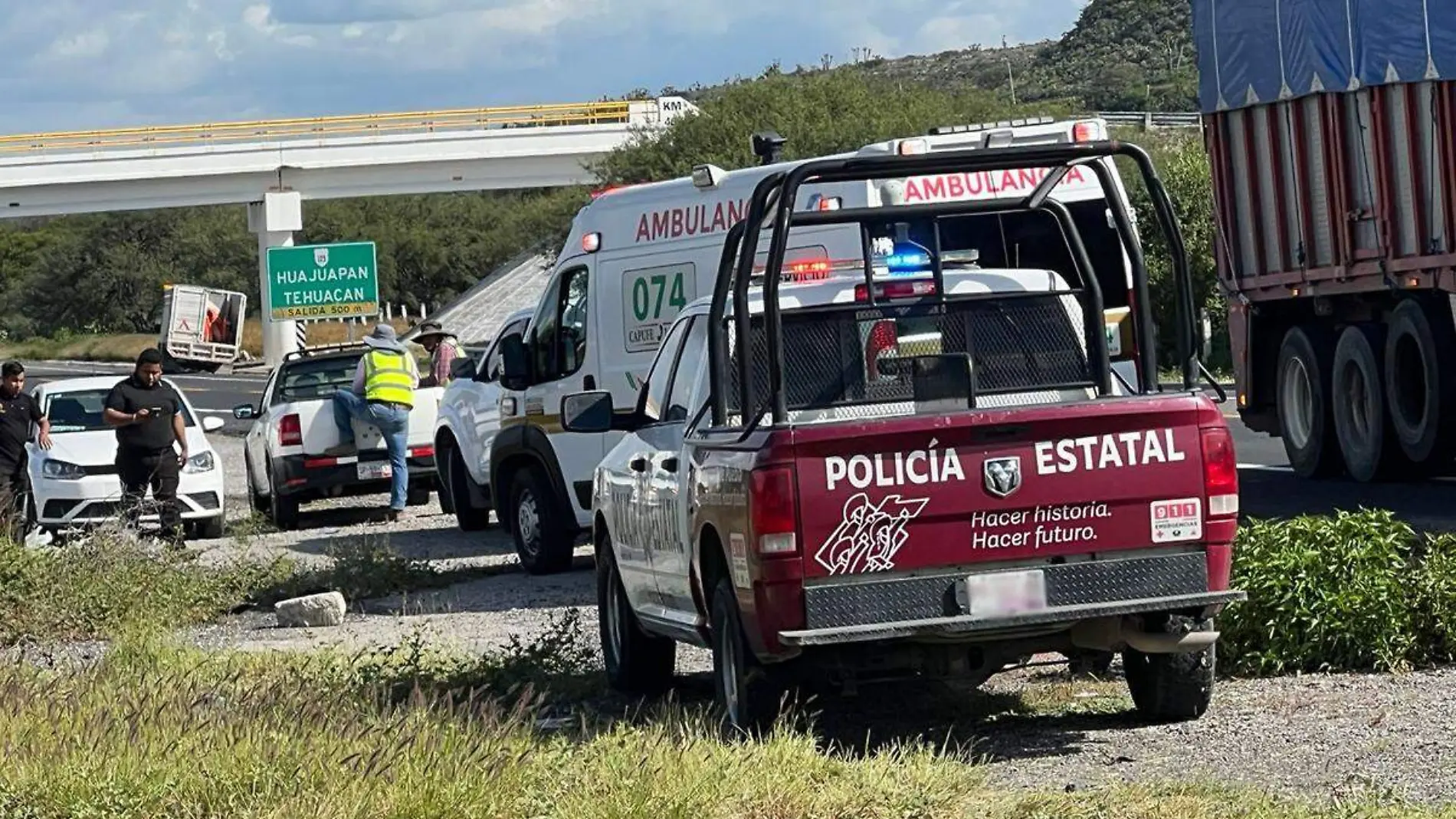 Hallan cuerpo en super carretera Cuacnopalan-Oaxaca